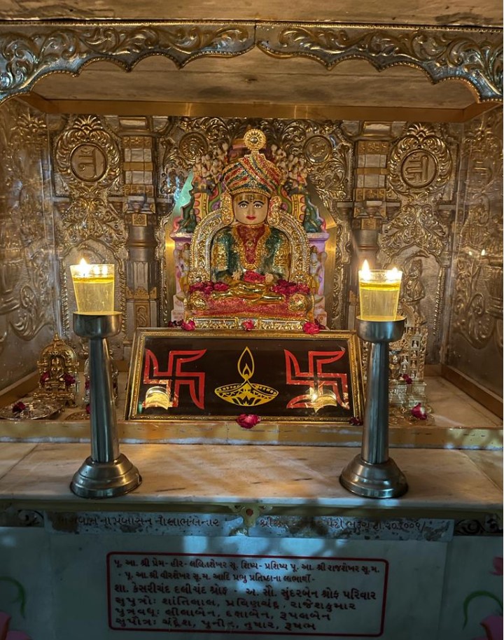 Vimalnath shrine at Maktampur, Bharuch
